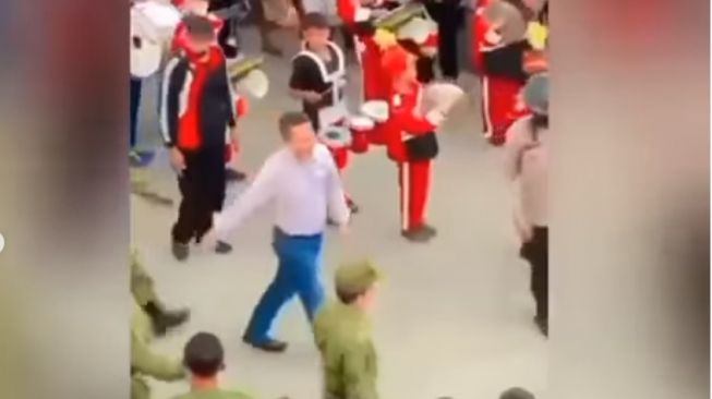 Video Viral! Crazy Rich Grobogan yang Bangun Jalan Sendiri Rp 2,8 M Mudik Disambut Warga Bak Presiden