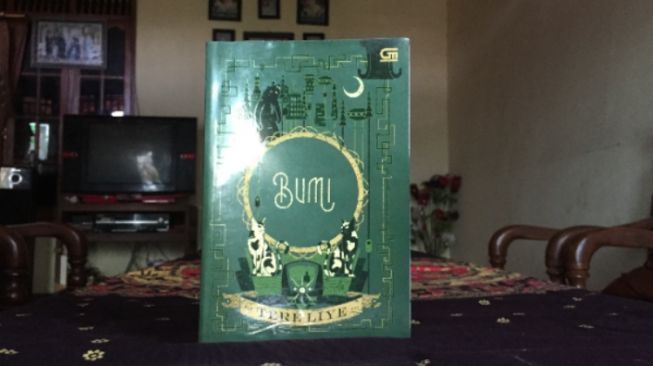 Petualangan Seru Raib, Seli, dan Ali di Buku Pertama Serial Bumi