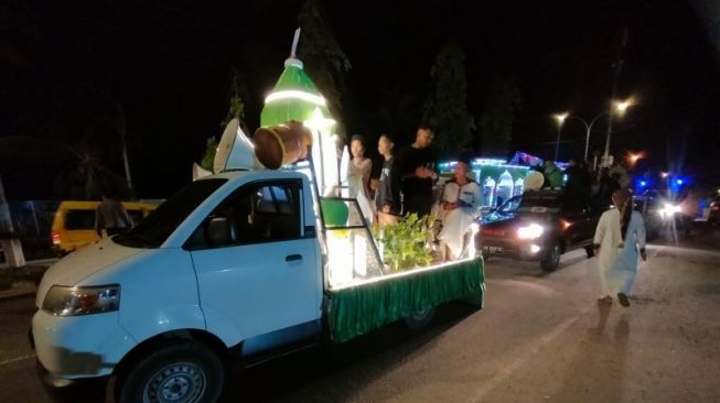 Di Sorong, Wali Kota Pimpin Pawai Kendaraan Pada Malam Takbiran