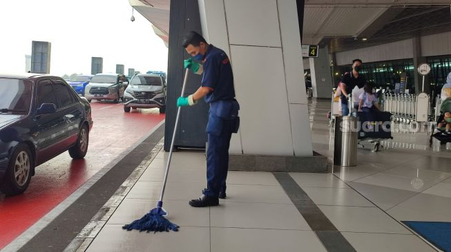 Cerita Pilu Cleaning Service Bandara Soetta Tak Mudik: Habis-habisan Gegara Pandemi