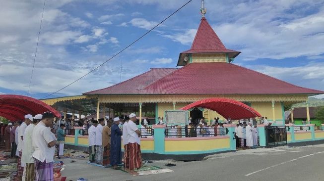 Warga Maluku Tengah di Wakal, Hila dan Kaitetu Sudah Idul Fitri, Mengacu Pada Kalender Hijriah Para Tatua