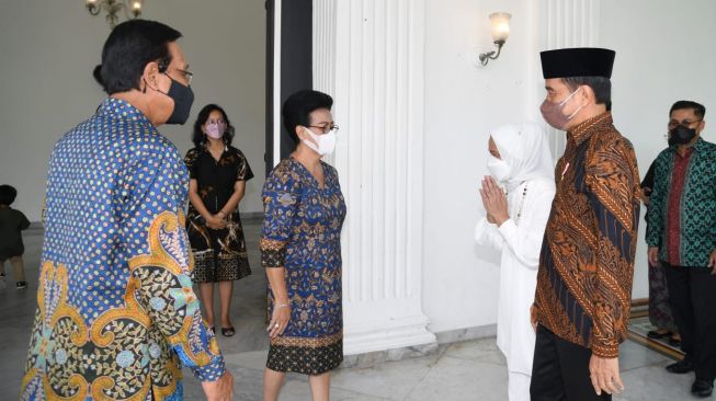 Silaturahmi ke Sri Sultan Hamengku Buwono X, Ini Kata Jokowi Soal Kemacetan Panjang di Pelabuhan Merak Banten