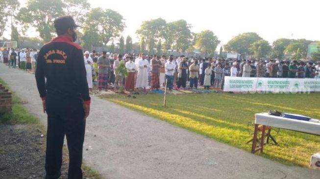 Pecalang Jaga Keamanan Salat Id di Lapangan Pegok Denpasar, Wujud Toleransi di Bali