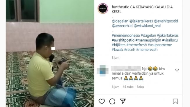 Bocah multitasking takbiran malam Lebaran sambil main game di HP. (Instagram/@funtheutic)