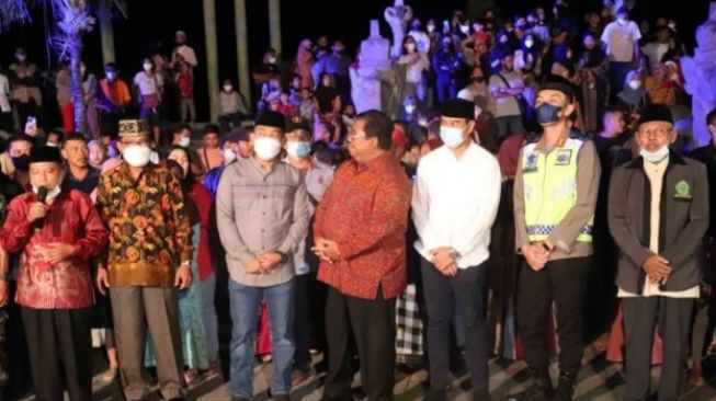 Bupati Buleleng Ajak Umat Muslim Terus Menjaga Toleransi dan Silaturahmi