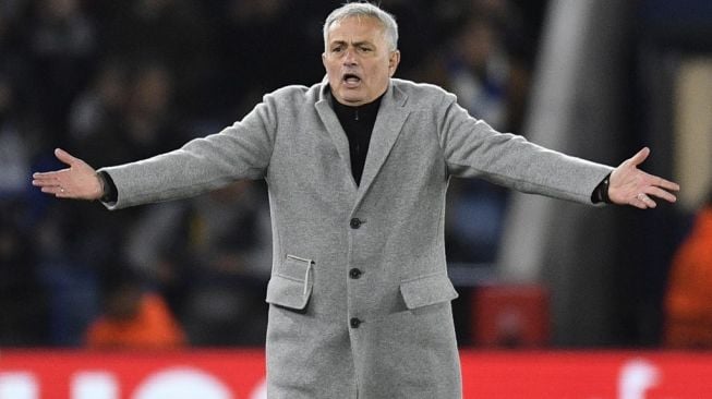 Pelatih AS Roma, Jose Mourinho. [Oli SCARFF / AFP]