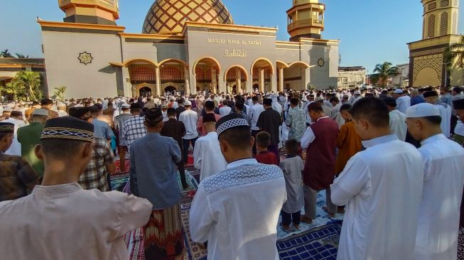 Shalat Idul Fitri, Khatib : Jangan Kotori Fitrahmu Dengan Miras dan Hoaks