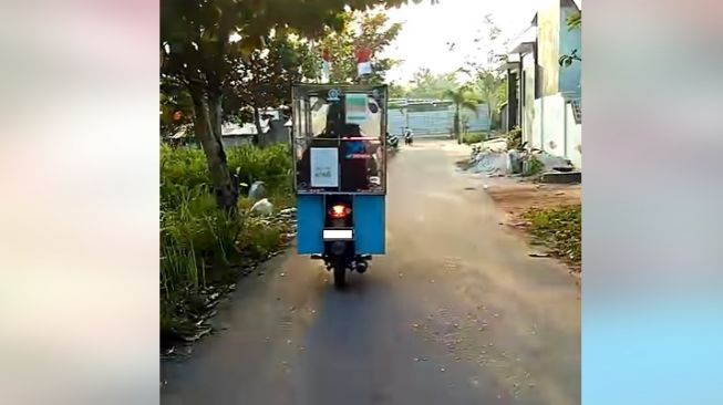 Potret motor modifikasi anti hujan yang dipakai untuk mudik (Facebook)