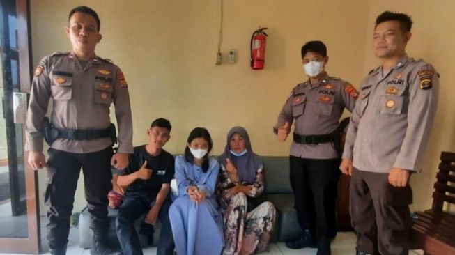 Viral Gadis ABG Ditemukan Tak Sadarkan Diri di Depan Hotel Sheraton, Ini Penjelasan Kapolsek TbU