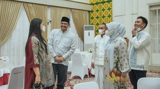 Bobby Nasution Silaturahmi ke Rumah Edy Rahmayadi di Momen Lebaran 2022