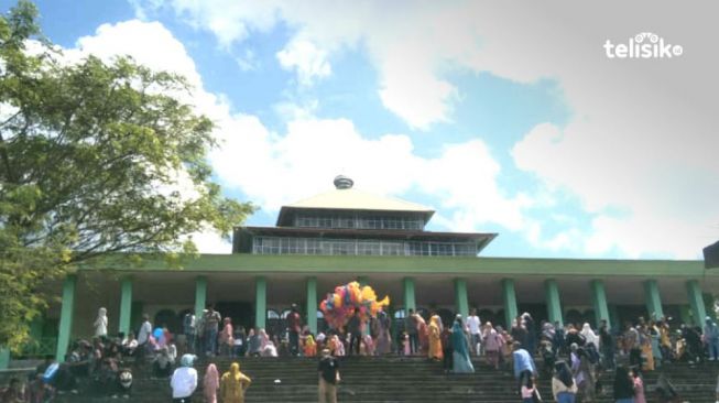 Masjid Muna, Tempat Wisata Religi Banyak Dikunjungi Saat Lebaran