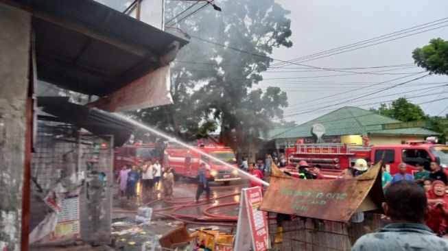 7 Petak Toko di Padang Ludes Terbakar Saat Libur Lebaran Idul Fitri 1443 Hijriah