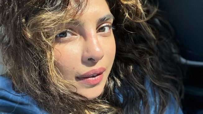 Potret Tanpa Riasan Aktris Bollywood Termahal 2022 (instagram/@priyankachopra)