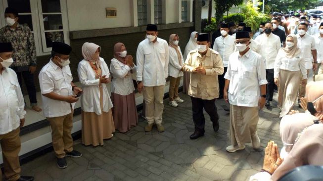 Momen Libur Lebaran, Prabowo Subianto Ziarah ke Makam Gus Dur dan KH Abdul Wahab Hasbullah di Jombang