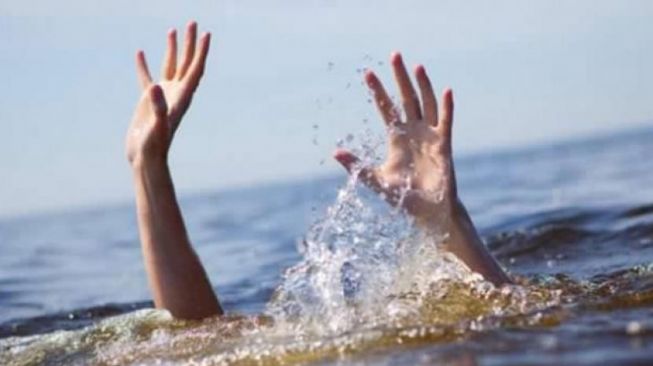 Seorang Wisatawan Terseret Ombak di Pantai Florida Anyer