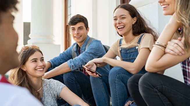 5 Tips Komunikasi agar Tampak Berkarisma di Depan Gebetan