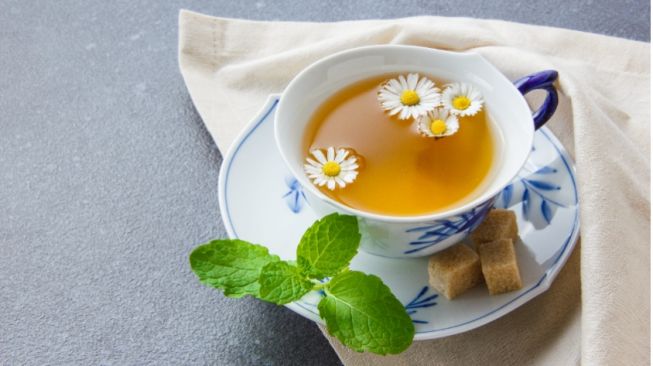 5 Manfaat Rutin Meminum Teh Bunga Chamomile untuk Kesehatan, Bisa Meredakan Flu