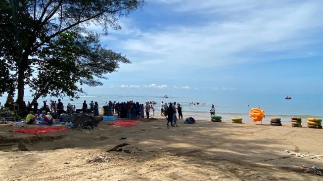 Libur Lebaran, PAD Pantai Manggar di Kota Minyak Sudah Capai Rp 200 Juta