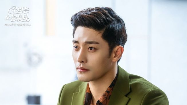 Potret Sung Hoon di Woori the Virgin (Instagram/@sbsdrama.official)