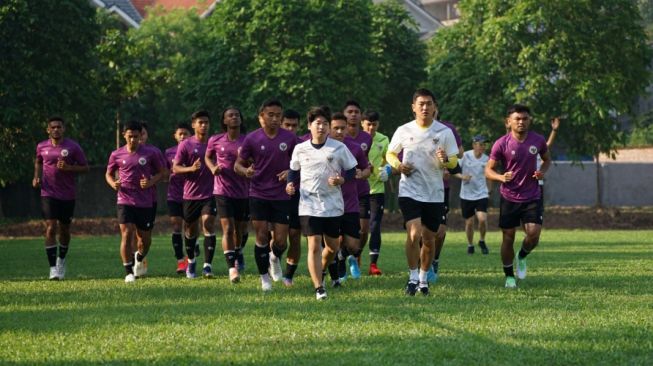 Timnas Indonesia U-23 menjalani latihan perdana di Vietnam, Rabu (4/4/2022) untuk persiapan pertandingan SEA Games 2021. (Dok PSSI) 