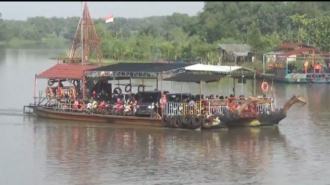 Ratusan Pemudik Gunakan Jasa Angkutan Sungai Jombang-Nganjuk Buat Hindari Kemacetan Jalan