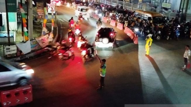 Urai Kepadatan, Polisi Berlakukan Satu Arah di Jalur Malambong