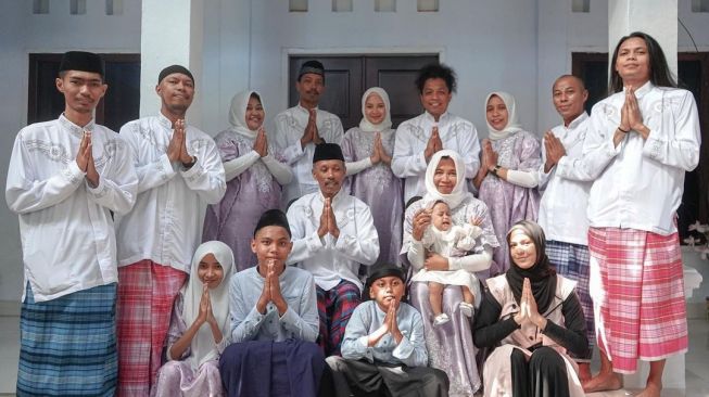 Momen Indah Permatasari Lebaran Bareng Keluarga Arie Kriting (instagram/@indahpermatas)