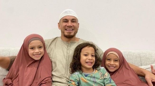 Sempat Doyan Maksiat, Atlet Rugbi Ini Jadi Mualaf: Saya Menemukan Islam