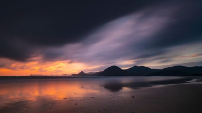 5 Pantai Terindah di Nusa Tenggara Barat, Wajib Masuk Wishlist