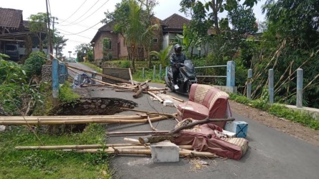 Ambrol Beberapa Bulan, Jembatan Alternatif Kabupaten Malang-Kota Batu Belum Bisa Dilewati Pemudik