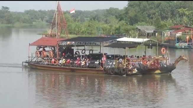 Hindari Kemacetan, Pemudik Pilih Jasa Angkutan Penyeberangan Sungai