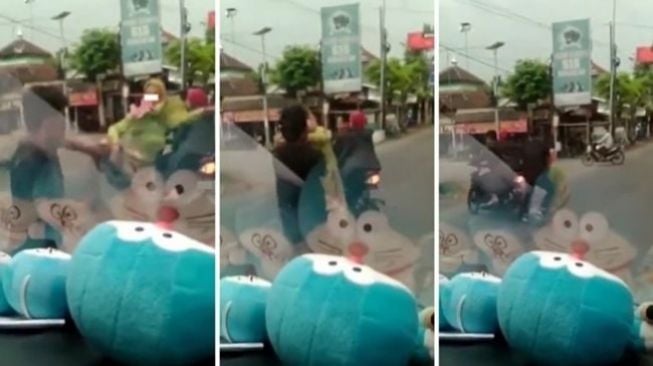 Viral Emak-emak Berdaster Berantem Hebat sampai Berakhir Guling-guling 