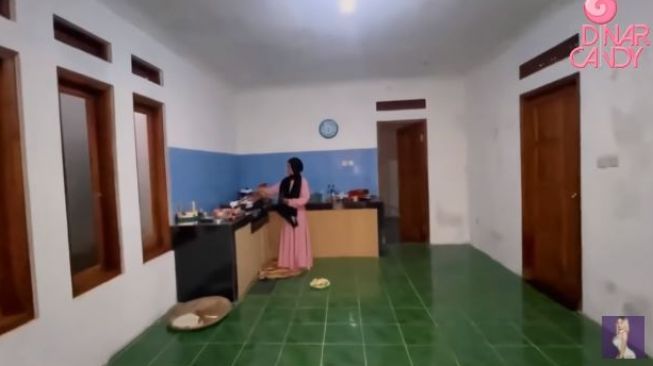 Potret Rumah Dinar Candy di Kampung (YouTube/Dinar Candy)