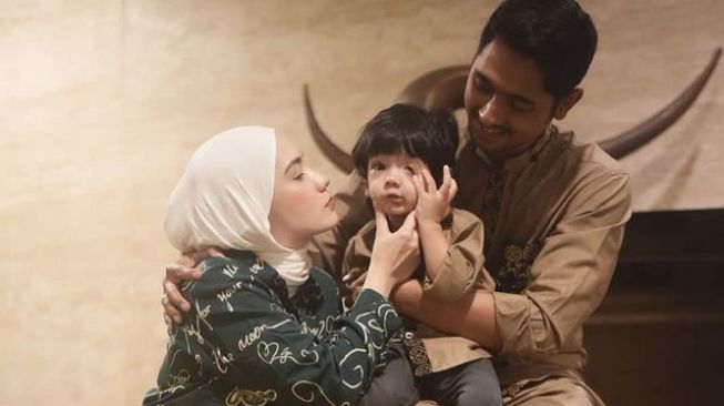 Potret Putri Anne dan Arya Saloka Saat Lebaran (Instagram/anneofficial1990)