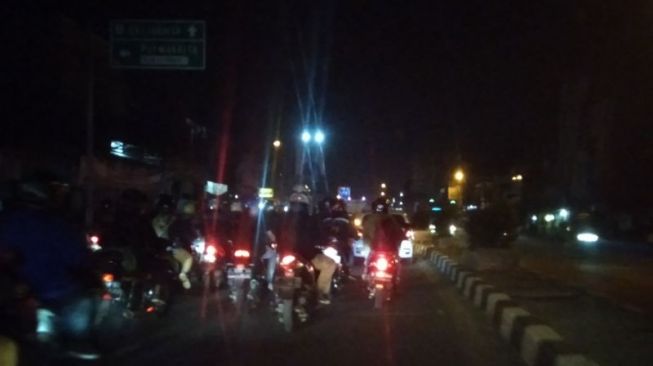 Kemacetan di jalan arteri Karawang. (ANTARA/Ali Khumaini)