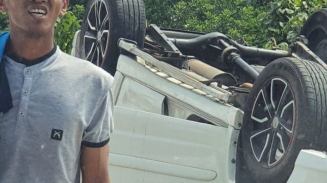 Kecelakaan di Tol Cipali KM-79, Mobil Minibus Terbalik, Satu Kendaraan Lain Ringsek