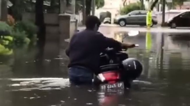 Kota Solo Dihantam Banjir di Sejumlah Wilayah, BPBD Petakan Lokasi Terdampak