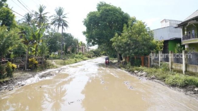 Jalan Pekkae - Takkalalla Mirip Sungai Saat Dikunjungi, Gubernur Sulsel: Bersama Kita Selesaikan