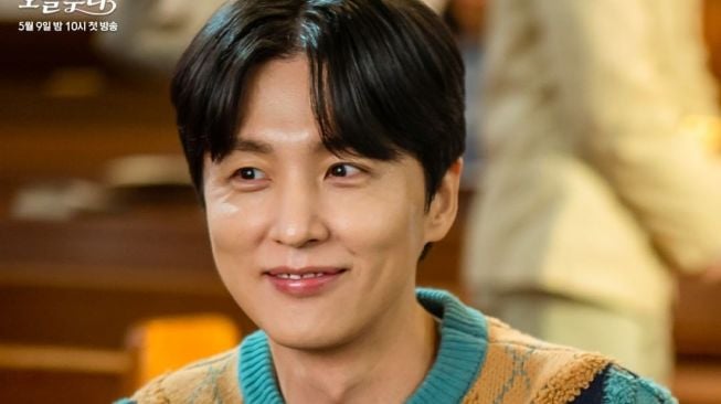 Potret Shin Dong Wook di Woori the Virgin (Instagram/@sbsdrama.official)