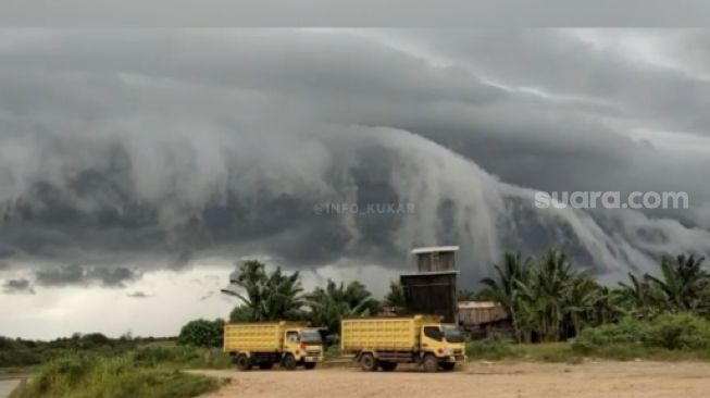 Awan Menyerupai Ombak Terlihat di Kukar, Kata BMKG Ternyata Karena Ini