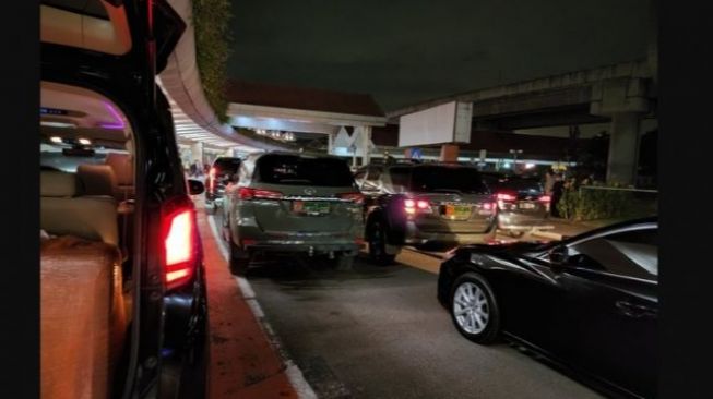 5 Fakta Viral Mobil Dinas TNI AD yang Bikin Macet di Terminal 2 Soetta