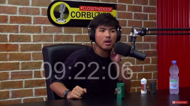 Fadlan Holao di podcast Close The Door Deddy Corbuzier.