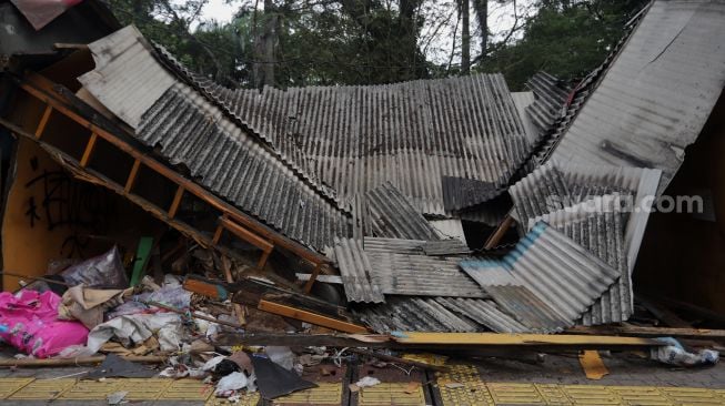 Kondisi salah satu kios pedagang di Pasar Hewan Barito, Kebayoran Baru, Jakarta, Selasa (10/5/2022). [Suara.com/Angga Budhiyanto]