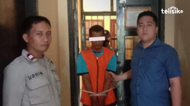 Kasat Reskrim Polres Muna Iptu Astaman Rifaldy Saputra menangkap tersangka pemerkosaan DS (45 tahun) [Telisik.id]