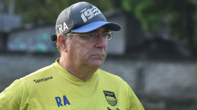 Robert Alberts Ungkap Kondisi Skuad Persib Bandung Jelang Laga Kontra Persebaya Surabaya