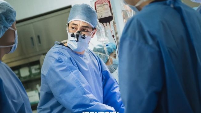 Potret So Ji Sub di Doctor Lawyer (Instagram/@mbcdrama_now)