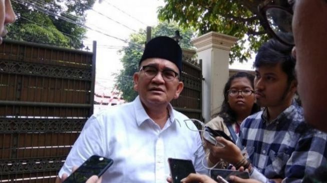 Cuitan Ruhut Sitompul Puja-puji Jokowi Di HUT Hanura Berujung Balasan Pedas Netizen: Jilat Terus Sampai Dapat Jabatan