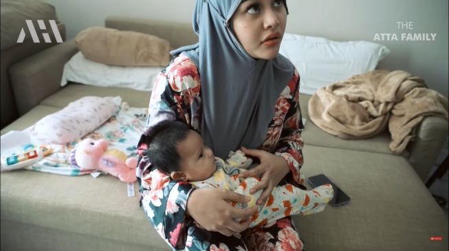 Momen Baby Ameena Lakukan Swab (YouTube/AH)