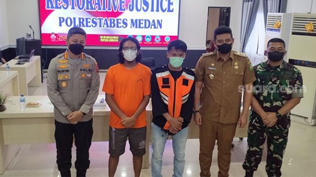 Pria Ancam Patahkan Leher Bobby dan Jukir E-Parking Berdamai