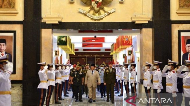 Menhan Prabowo Bertemu KSAD Singapura, Bahas Perjanjian Kerja Sama Pertahanan